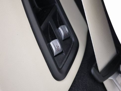 Used 2023 BMW X7 xDrive40i w/ M Sport Package image 43