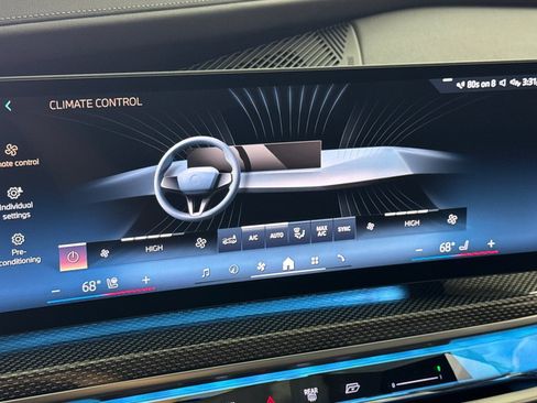 Used 2023 BMW i7 xDrive60 AWD/4WD image 28