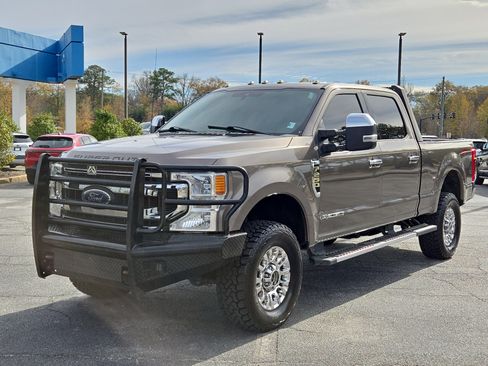 Used 2020 Ford F250 XLT w/ XLT Premium Package image 2