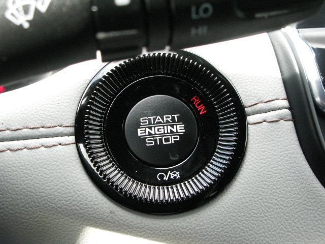Used 2025 Jeep Compass Limited AWD/4WD image 17