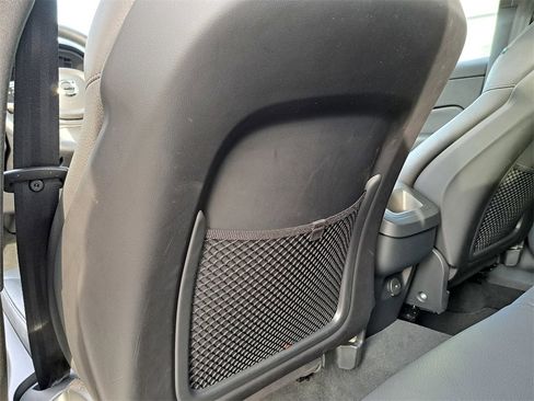 Used 2025 Volvo XC60 B5 Plus image 23