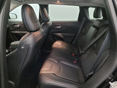 Used 2021 Jeep Cherokee Limited AWD/4WD image 18