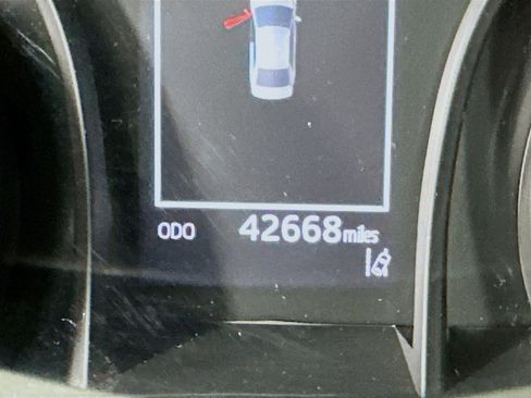 Used 2024 Toyota Camry SE image 19