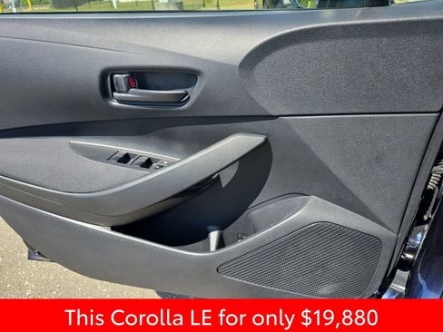 Used 2024 Toyota Corolla LE FWD image 32