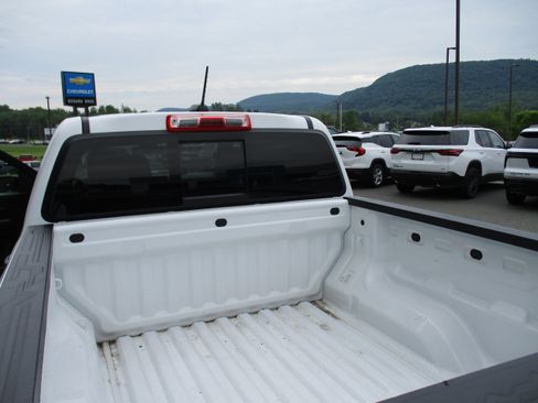 Used 2024 Chevrolet Colorado Trail Boss w/ Technology Package AWD/4WD image 13