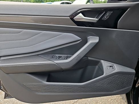 Certified 2025 Volkswagen Jetta SEL FWD image 13