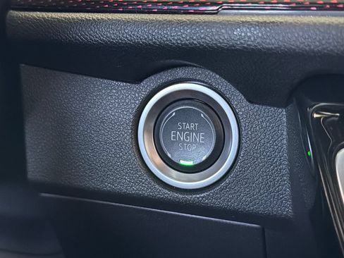 Used 2024 Chevrolet Traverse RS FWD image 6