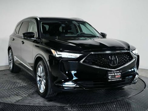 Used 2023 Acura MDX SH-AWD w/ Advance Package image 3