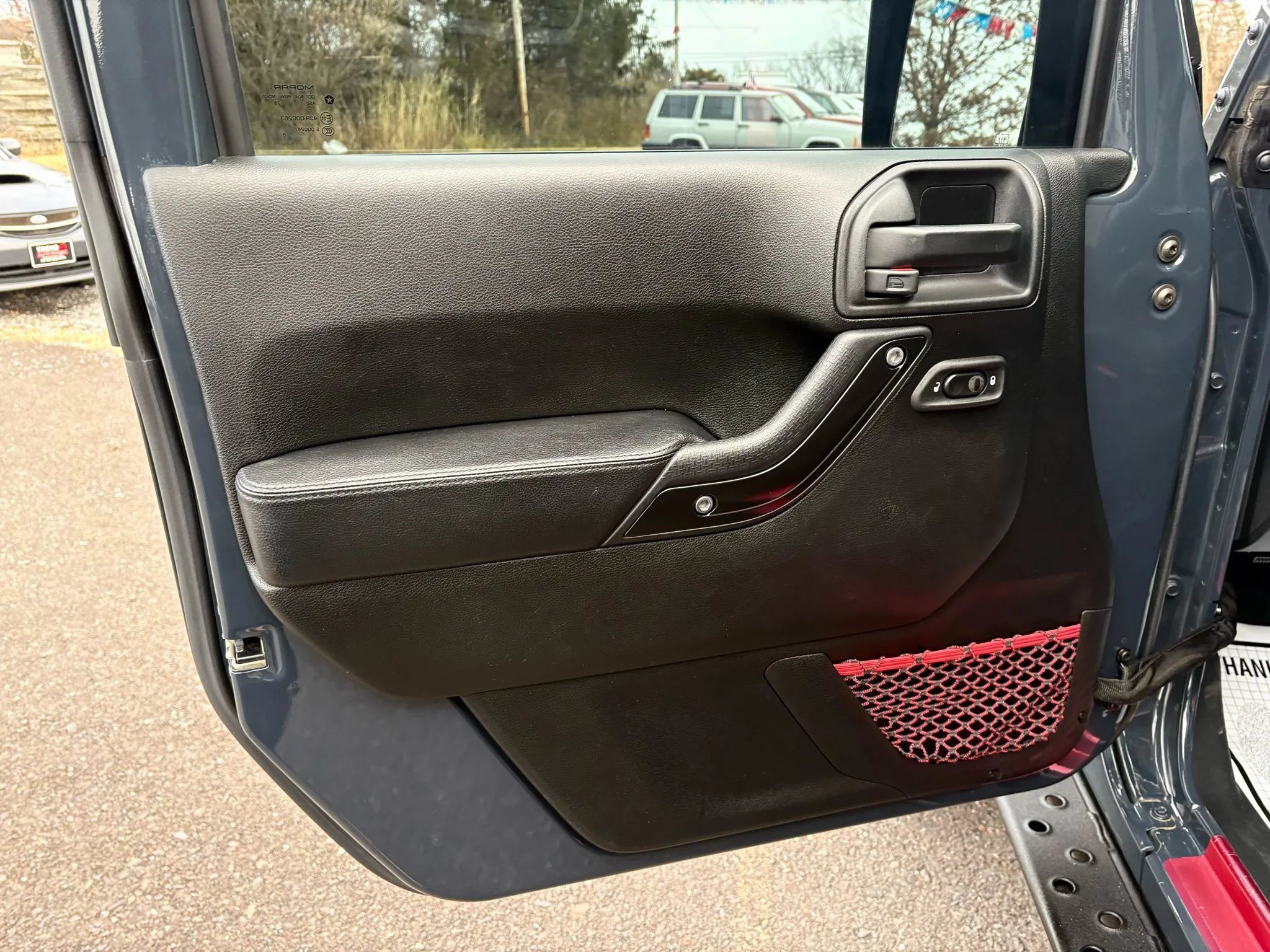 Used 2017 Jeep Wrangler Unlimited Rubicon AWD/4WD image 9