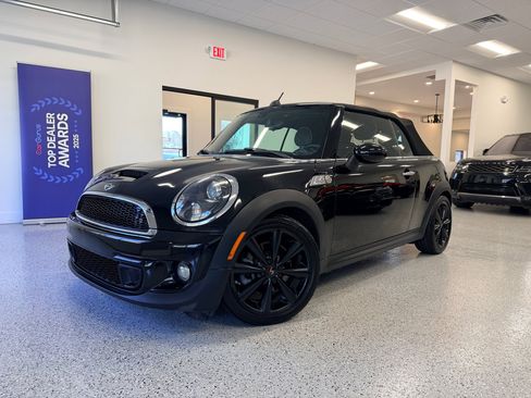 Used 2015 MINI Cooper S image 2