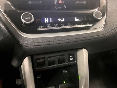 Certified 2024 Toyota Corolla Cross LE image 25