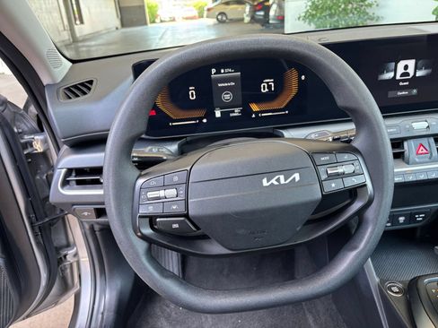 Used 2025 Kia K4 FWD image 24