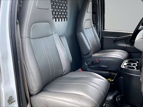 Used 2023 GMC Savana 2500 Extended RWD image 26