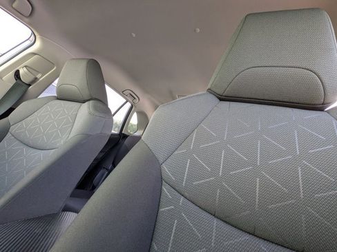 Used 2025 Toyota RAV4 XLE AWD/4WD image 13