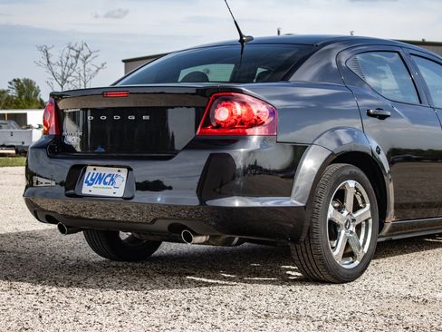 Used 2011 Dodge Avenger Lux FWD image 14