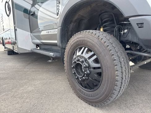 Used 2022 Ford F550 4x4 Regular Cab Super Duty w/ XLT Value Package image 8