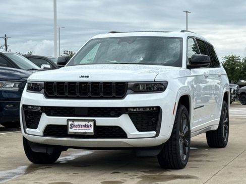 New 2026 Jeep Grand Cherokee L Limited AWD/4WD image 3