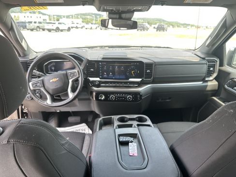 Used 2023 Chevrolet Silverado 1500 LT AWD/4WD image 6