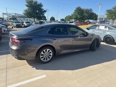 Used 2021 Toyota Camry LE FWD image 3