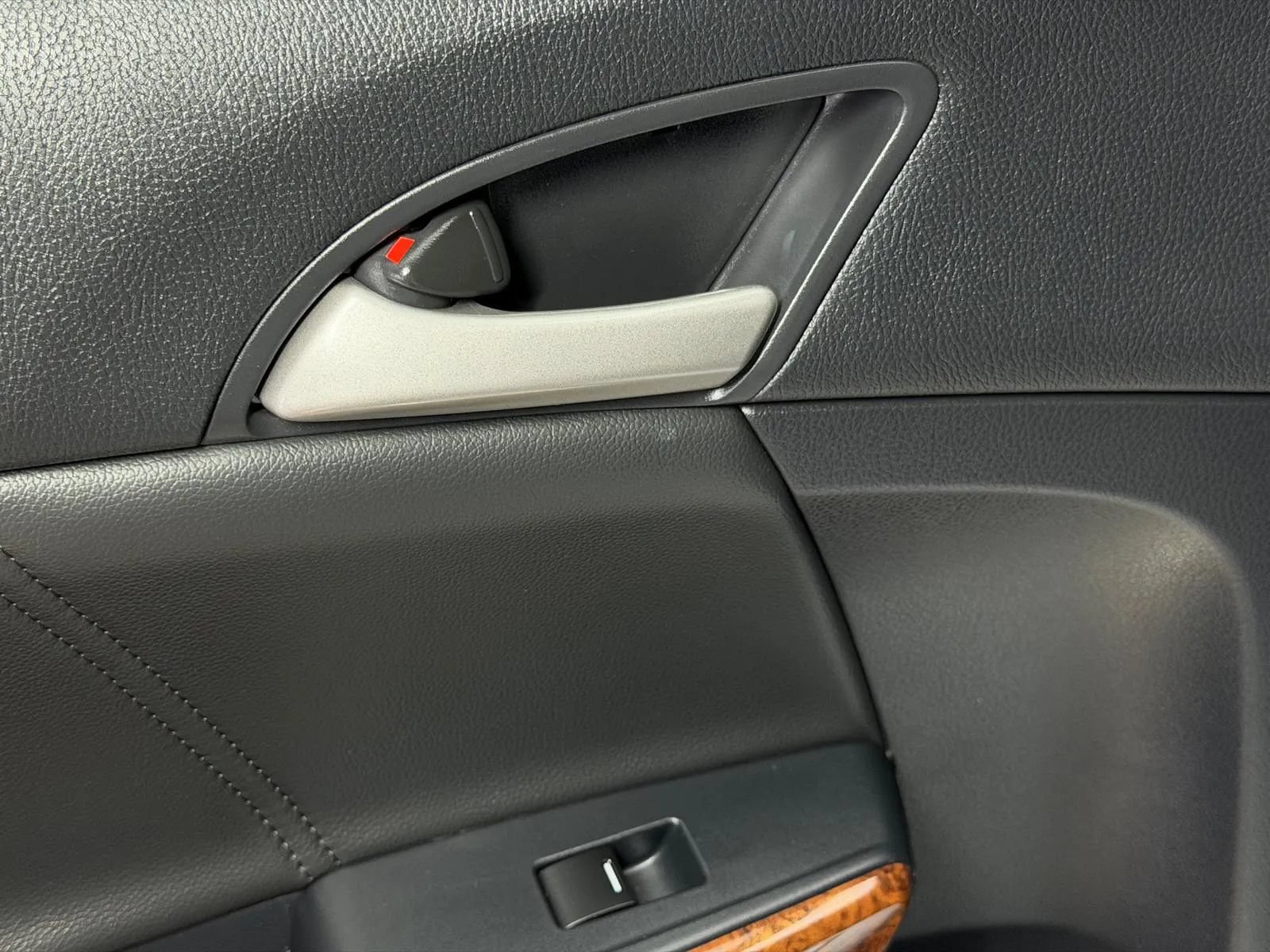 Used 2012 Honda Accord EX-L image 17
