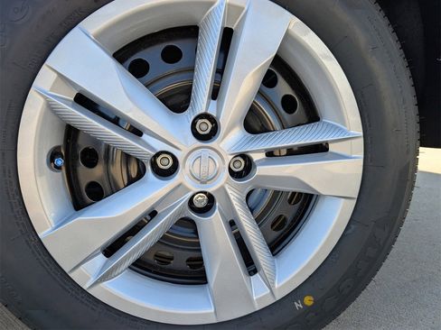 Certified 2025 Nissan Kicks Play S image 7