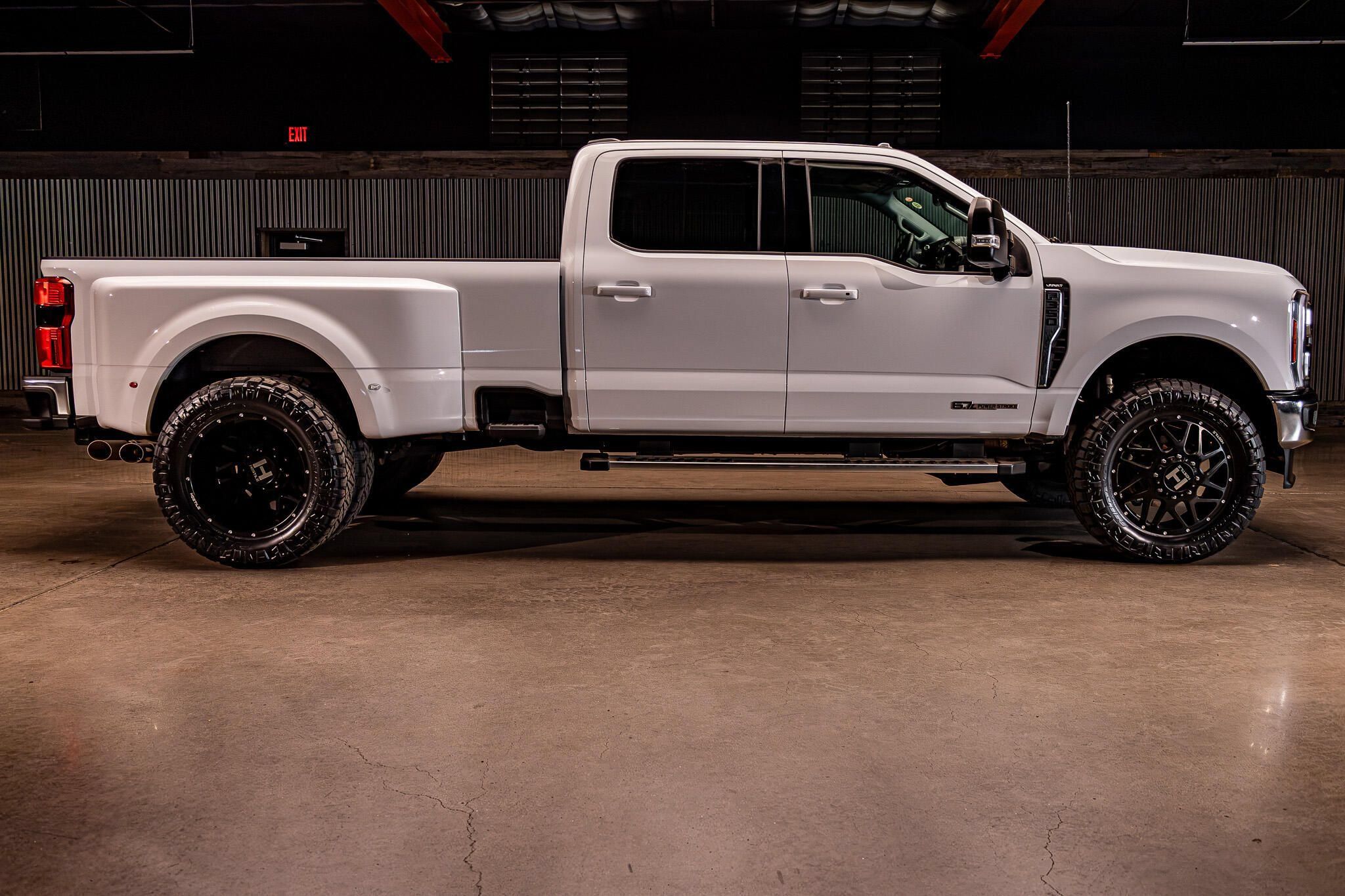Used 2026 Ford F350 Lariat AWD/4WD image 11