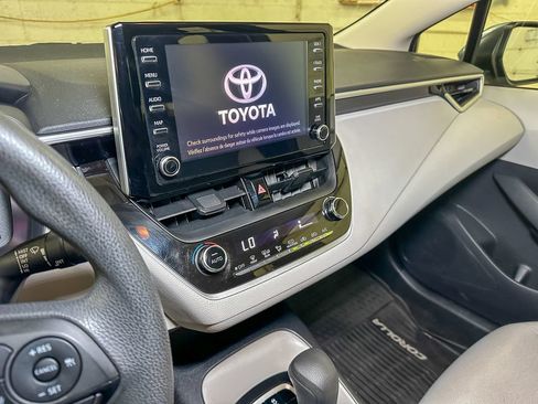 Used 2020 Toyota Corolla LE w/ Body Protection Package FWD image 28