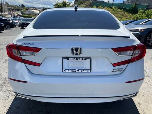 Used 2022 Honda Accord Sport image 4
