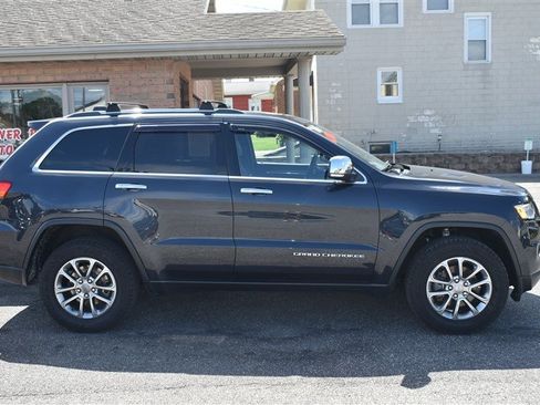 Used 2016 Jeep Grand Cherokee Limited w/ Luxury Group II AWD/4WD image 2
