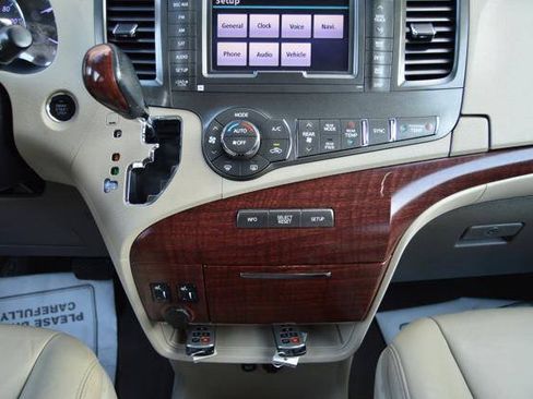 Used 2011 Toyota Sienna XLE w/ XLE Navigation Pkg FWD image 26