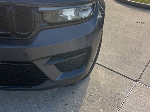 Used 2024 Jeep Grand Cherokee Altitude image 12