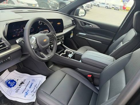 New 2026 Chevrolet Traverse LT w/ Driver Confidence Package AWD/4WD image 16