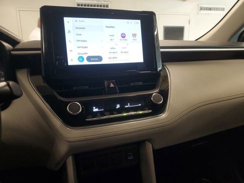 Certified 2023 Toyota Corolla Cross L image 23