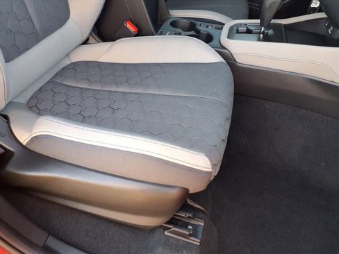 Certified 2025 Subaru Forester w/ Convenience Package #2 image 17