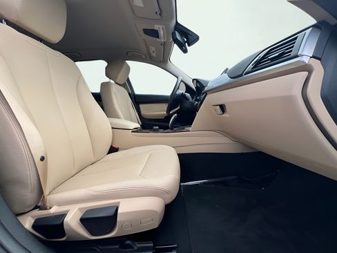 Used 2018 BMW 320i Sedan RWD image 28