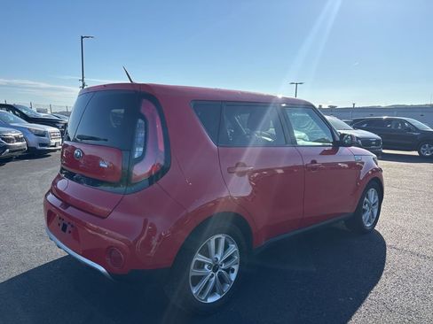 Used 2018 Kia Soul + FWD image 2