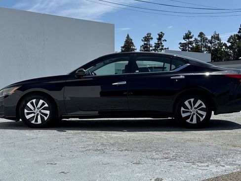Certified 2024 Nissan Altima 2.5 S FWD image 7