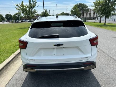 Used 2025 Chevrolet Trax ACTIV FWD image 18