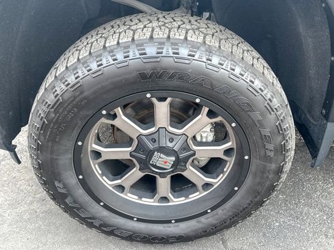 Certified 2021 Chevrolet Silverado 1500 RST image 11