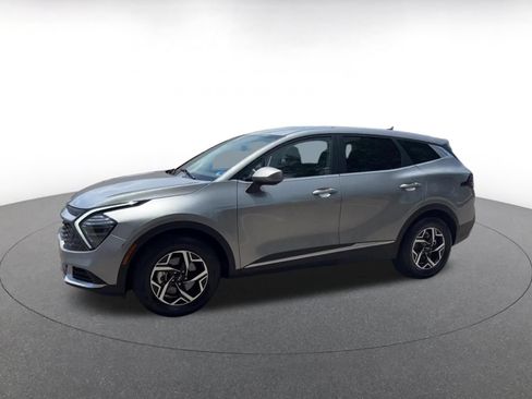Used 2025 Kia Sportage LX FWD image 9
