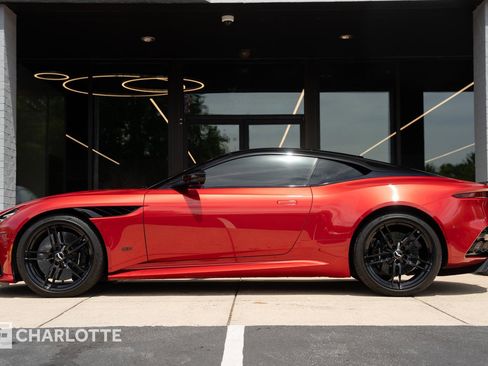 Used 2021 Aston Martin DBS Superleggera RWD image 8