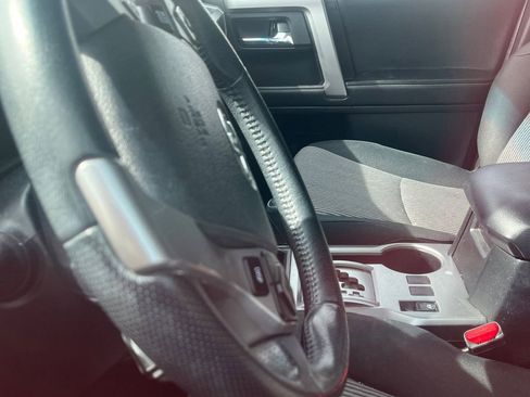 Used 2016 Toyota 4Runner SR5 image 7