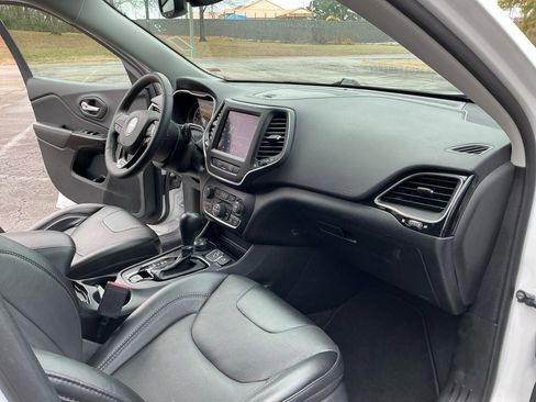 Used 2023 Jeep Cherokee Altitude Lux image 24