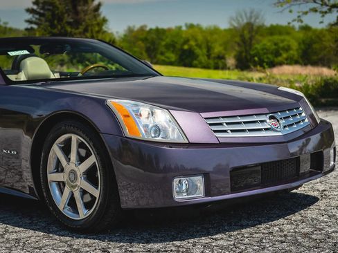 Used 2004 Cadillac XLR image 24