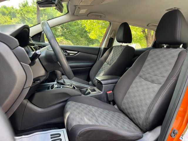 Used 2020 Nissan Rogue Sport SV FWD image 13