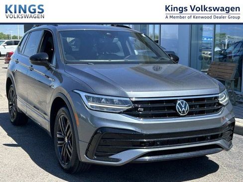 Used 2022 Volkswagen Tiguan SE R-Line AWD/4WD image 1