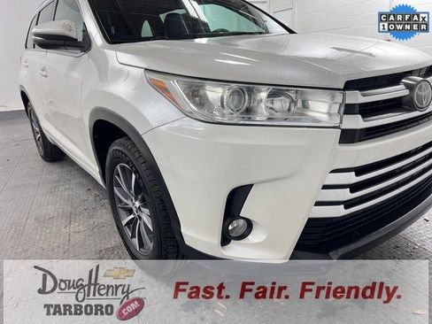 Used 2018 Toyota Highlander XLE image 9