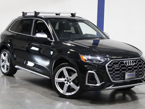 Used 2022 Audi SQ5 Premium w/ Convenience Package image 2