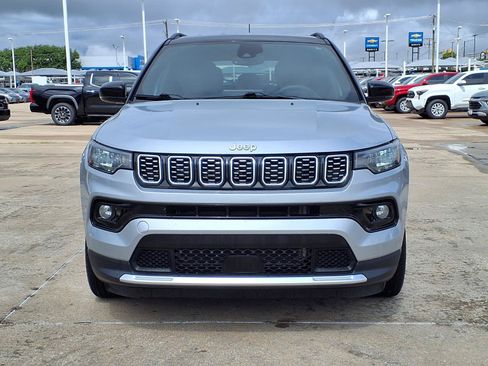 Used 2025 Jeep Compass Limited AWD/4WD image 2