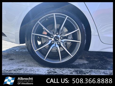 Used 2025 Genesis G70 2.5T image 32